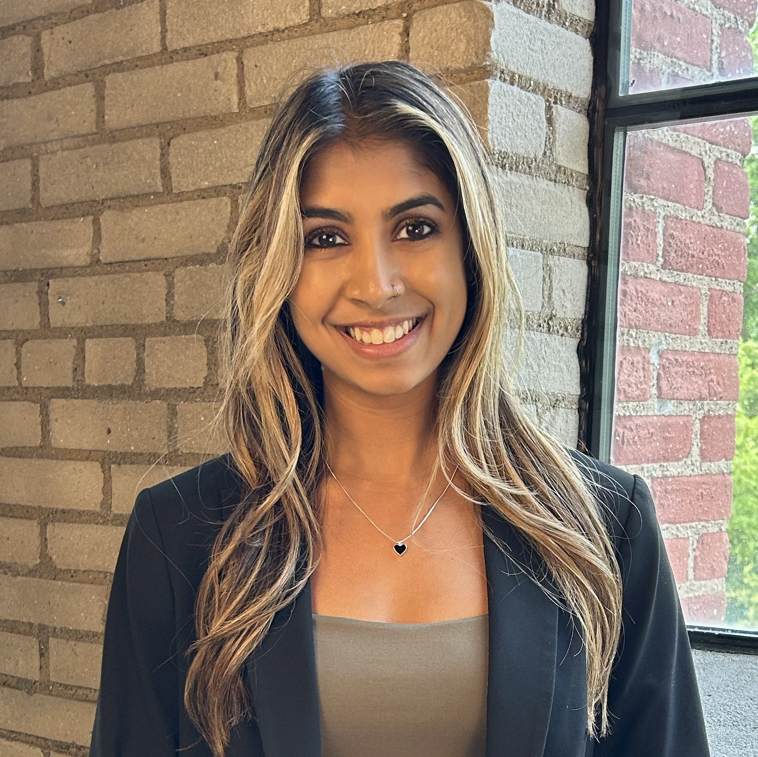 claire bennett headshot