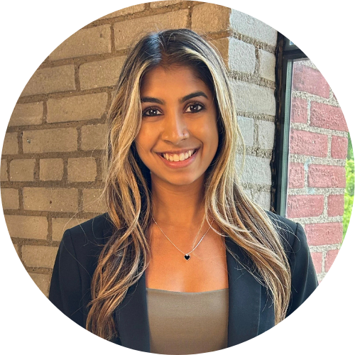 Claire Bennett Headshot